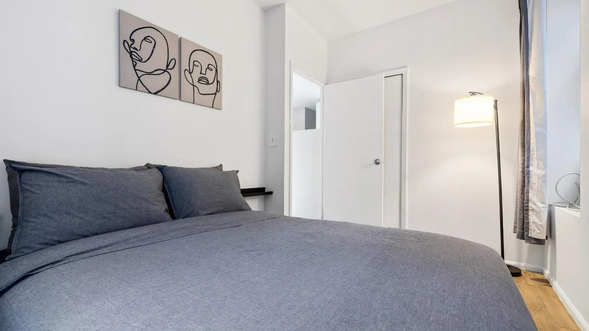 Centrally Located Manhattan Apartments ,Times Square/Hell'S Kitchen Нью-Йорк