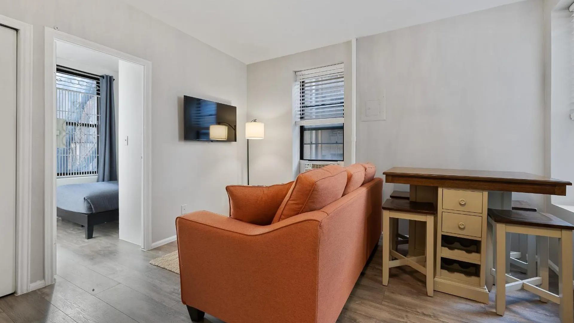 Centrally Located Manhattan Apartments ,Times Square/Hell'S Kitchen Нью-Йорк
